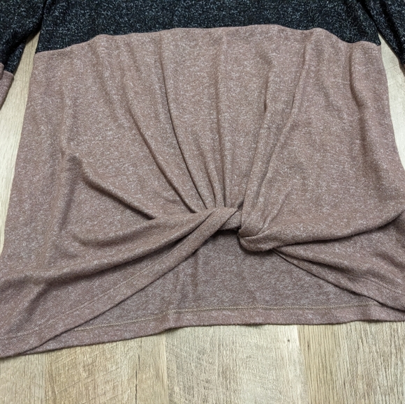 Market and Spruce Black and Brown Color block Long Sleeve Blouse Faux Wrap - Picture 2 of 6